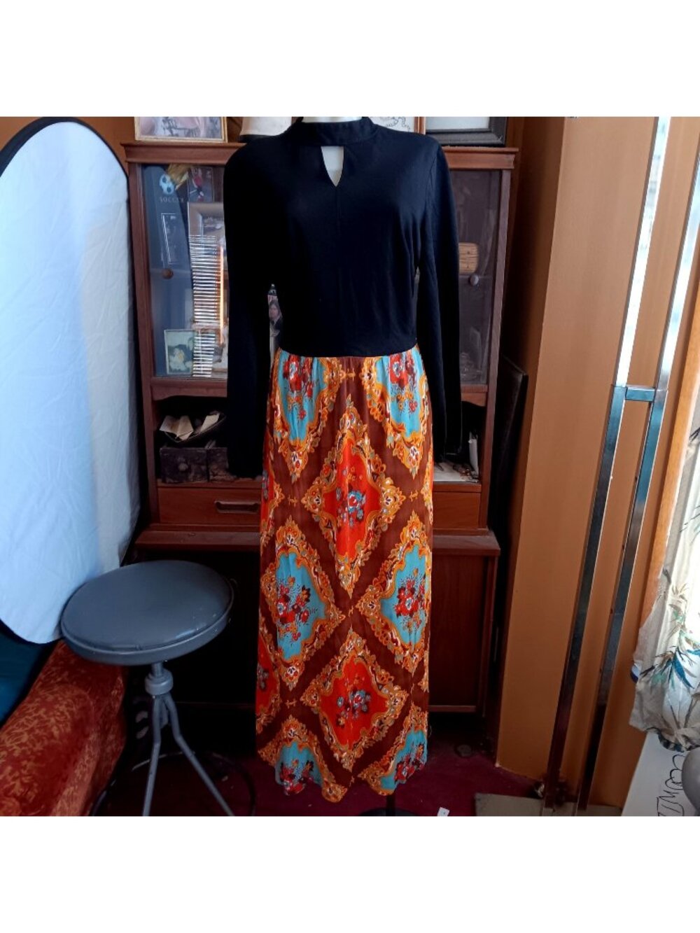 Vintage 12 Maxi Dress 1970's Floral Diamond Boho Queen Keyhole Neckline Acetate